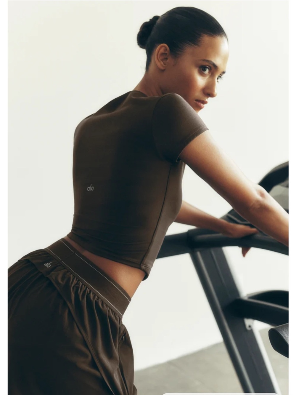 Alo Yoga Softsculpt Precision Short Sleeve Espresso XXS